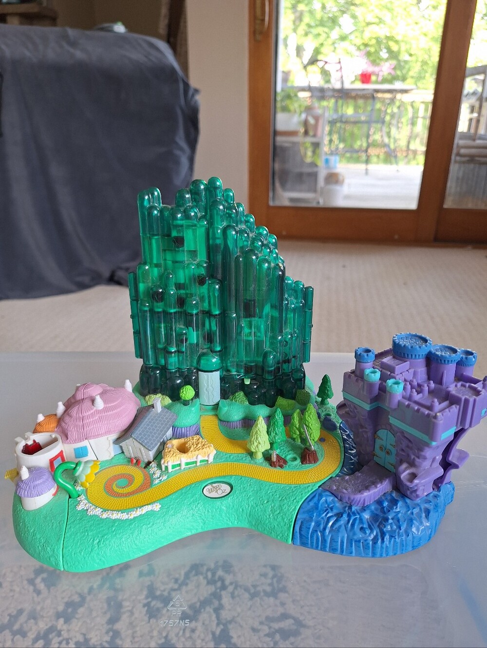 2001 Polly Pocket Light Up Wizard Of Oz Playset W/Figures